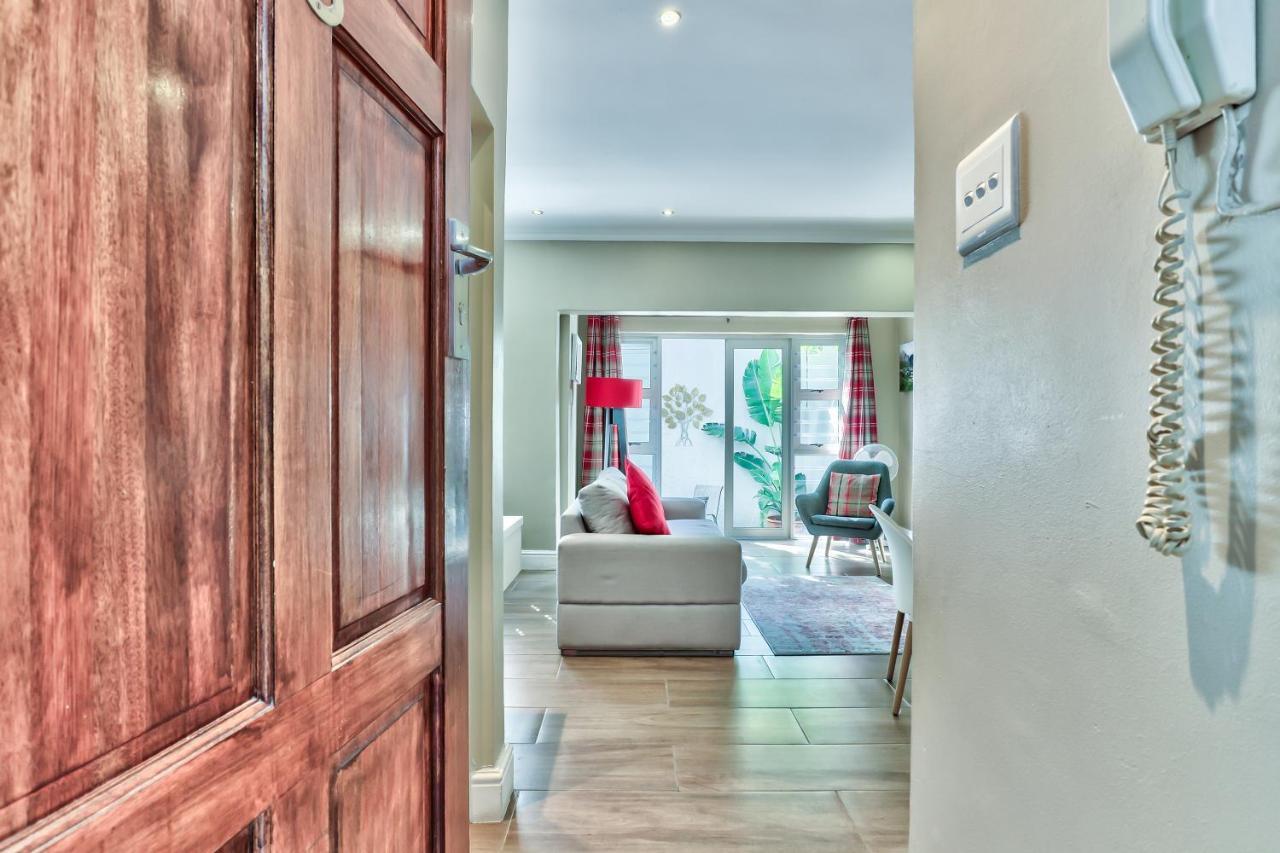 Fairmile On Main Apartment Cape Town Exterior photo