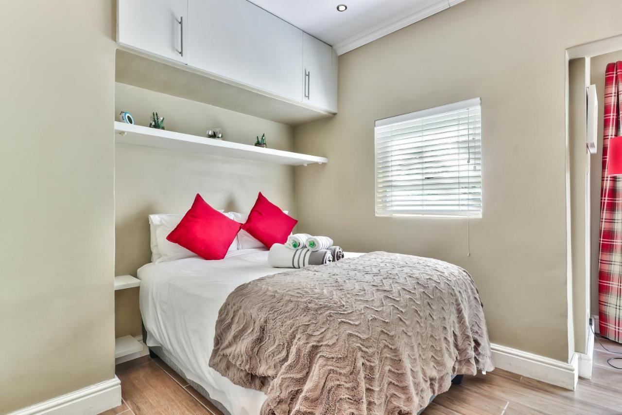 Fairmile On Main Apartment Cape Town Exterior photo
